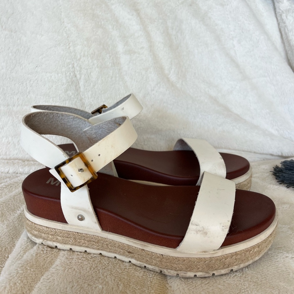 MIA White Platform Espadrille Sandals – Women’s Size 9
